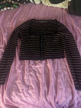 Striped Hook-and-Eye Cropped top - Black & orange

Only used twice